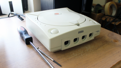 How To Take Apart A Sega Dreamcast Thumbnail copy.PNG